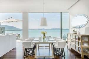 Point Yamu Pool Villa | Sábanas de algodón egipcio, ropa de cama de alta calidad, minibar