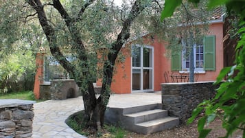 Villa, 2 Bedrooms - 4 people | Terrace/patio