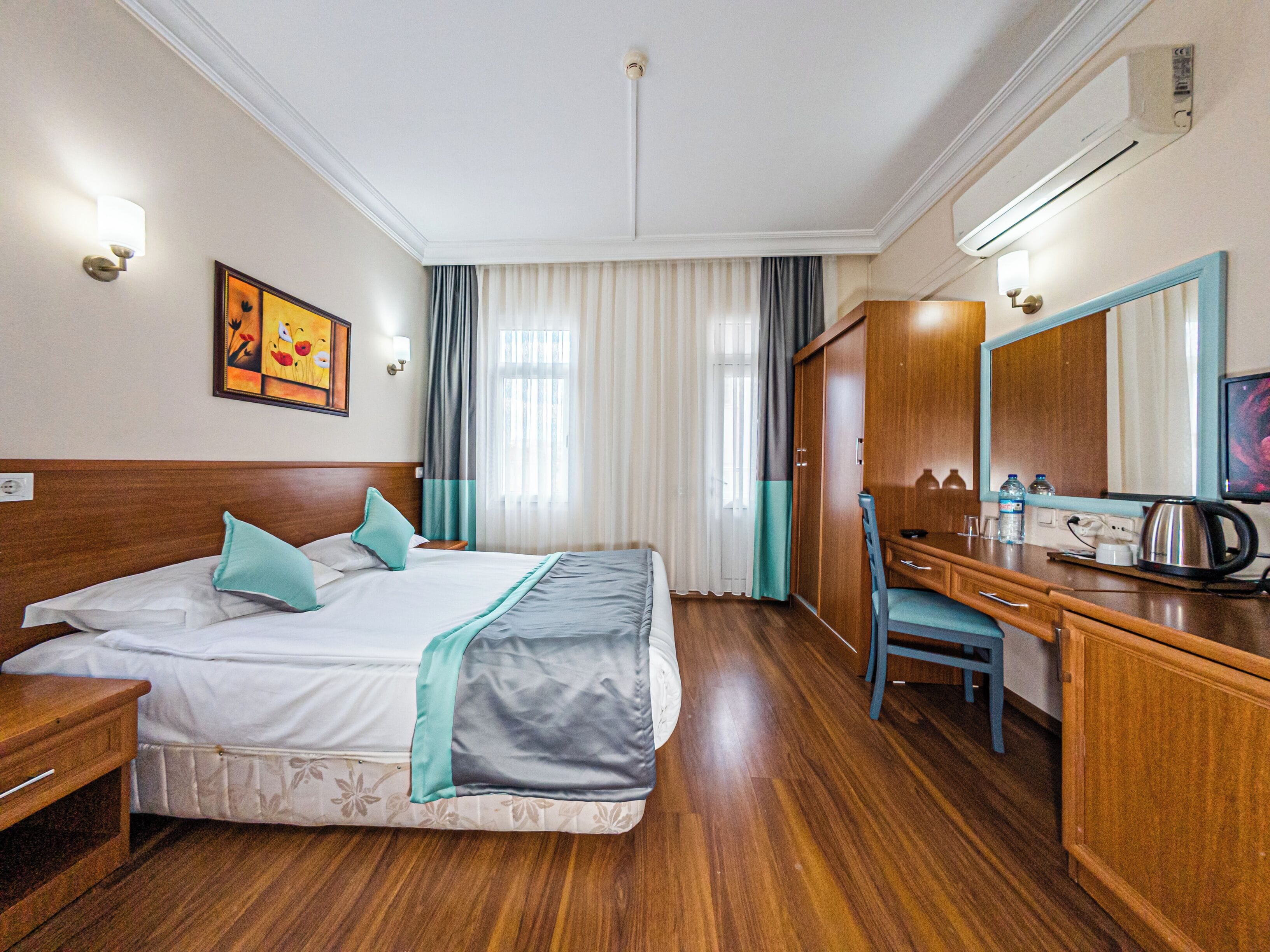 Standard Room | Memory foam beds, minibar, in-room safe, desk