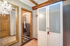 Deluxe Double Room | Minibar, in-room safe, individually decorated, individually furnished