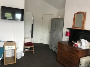 ห้องเบสิกทริปเปิล | ห้องพักตกแต่งอย่างมีเอกลักษณ์, ตกแต่งพิเศษโดยเฉพาะ, ห้องเก็บเสียง