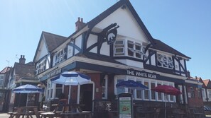 ด้านหน้าที่พัก