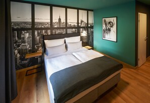 Premium bedding, desk, blackout drapes, iron/ironing board - QUARTIER 82 by Arcadeon (Hagen)