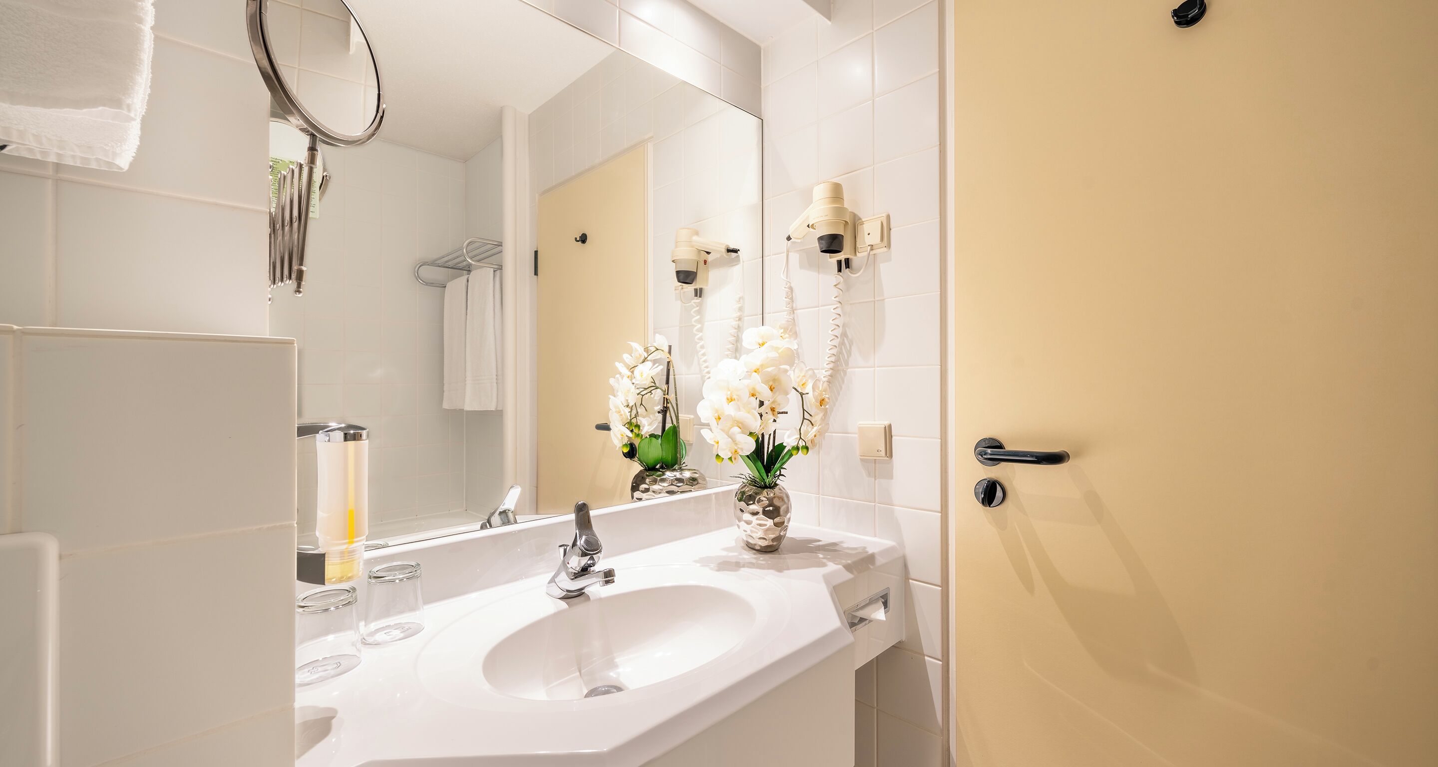 standard double room | bathroom | hair dryer, towels