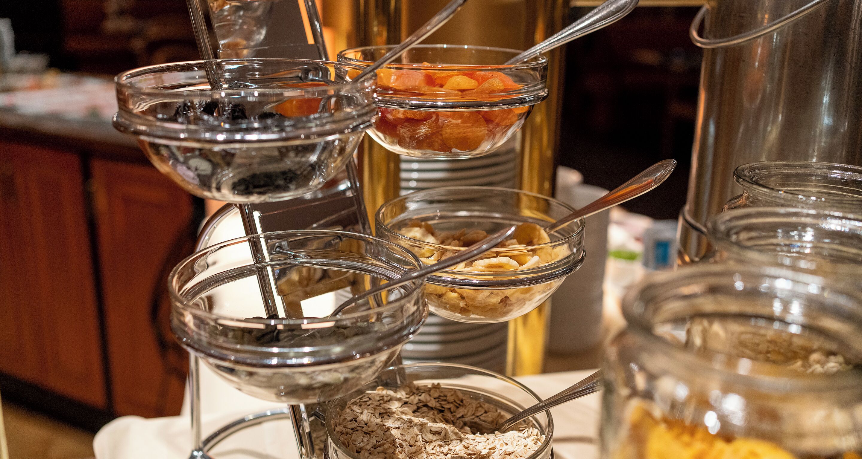 daily buffet breakfast (eur 15 per person)