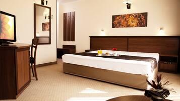 Deluxe Double Room, Balcony | Memory foam beds, minibar, desk, laptop workspace