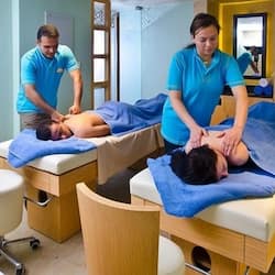 Sauna, hot tub, steam room, Turkish bath/hammam, body treatments