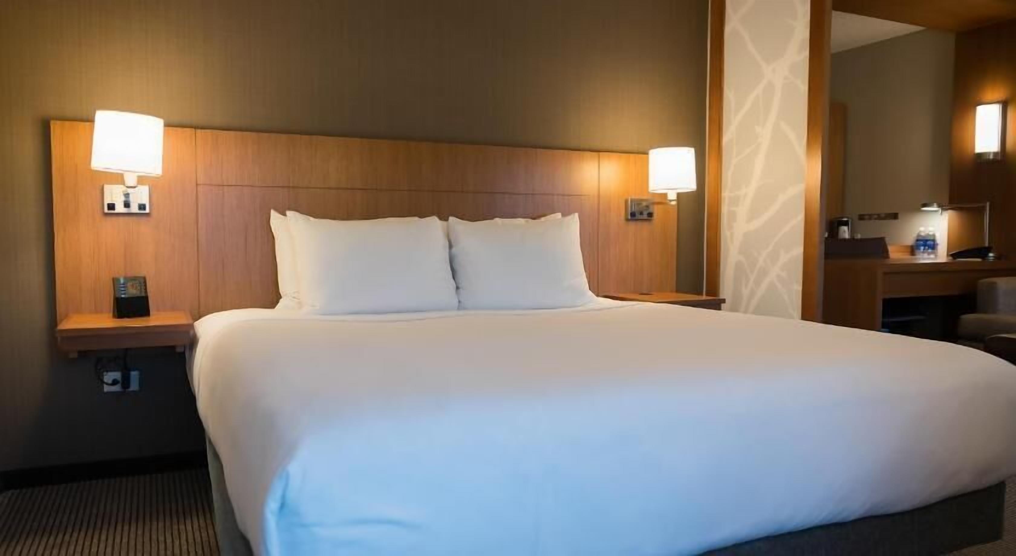 Premium bedding, in-room safe, desk, soundproofing