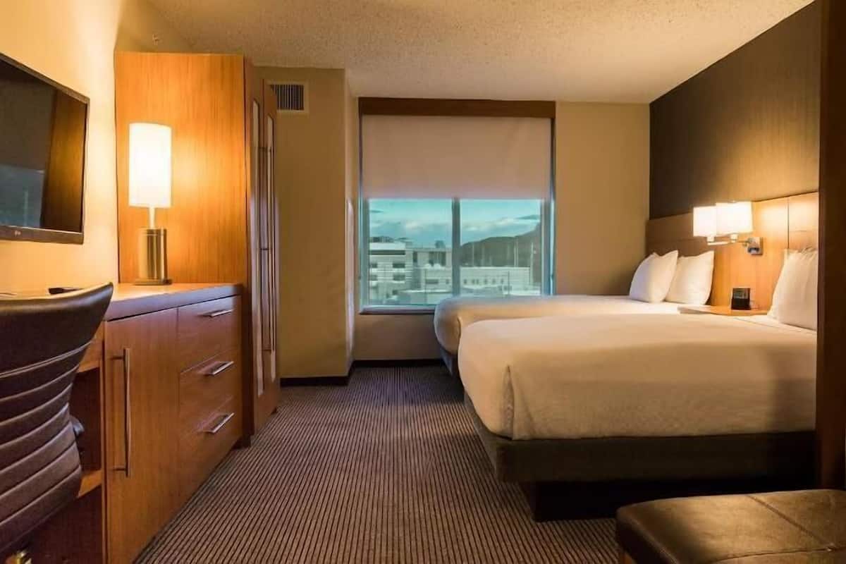 Premium bedding, in-room safe, desk, soundproofing