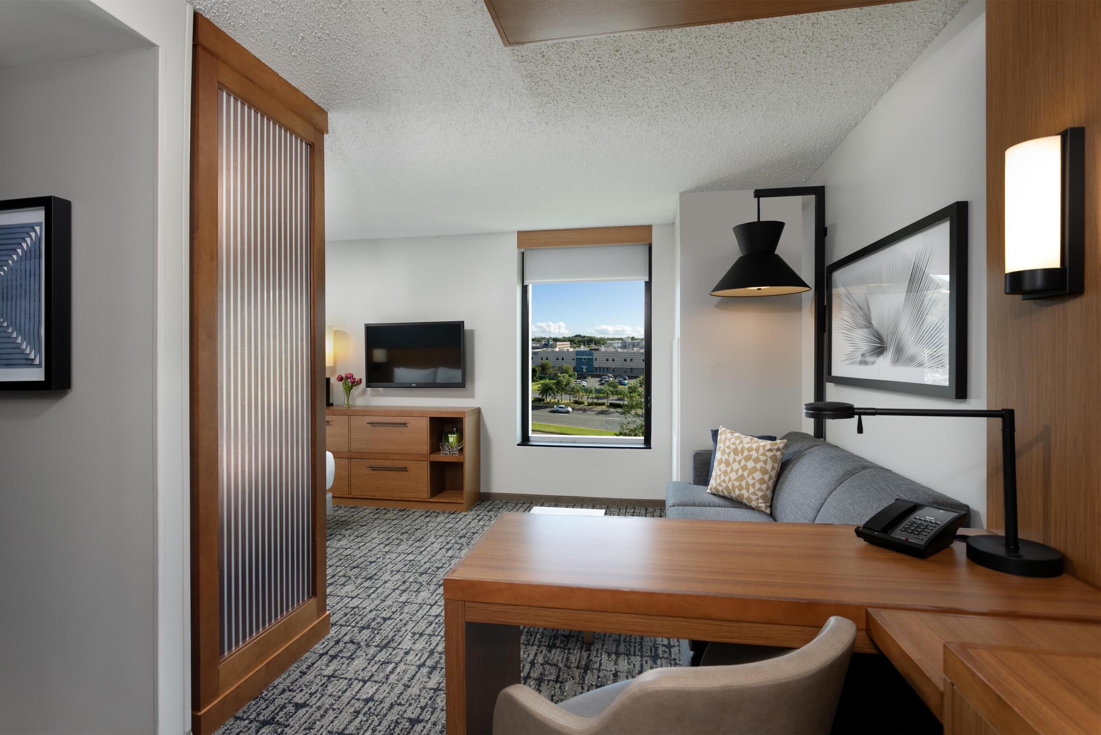 premium bedding, in-room safe, desk, soundproofing