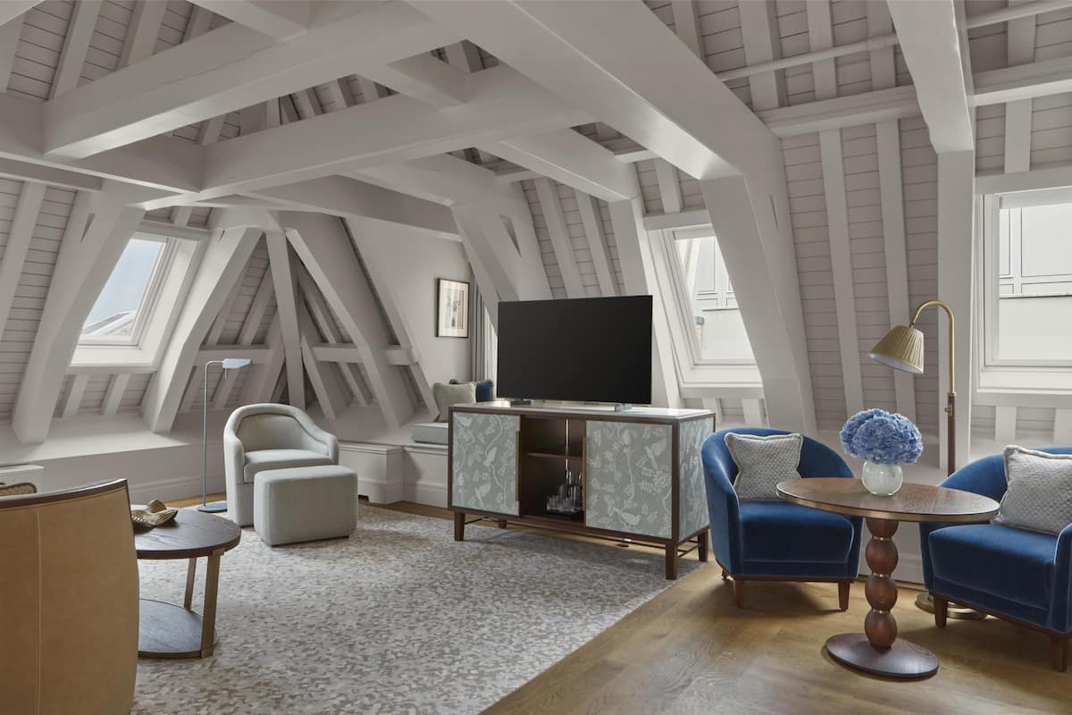 Premier Loft, 1 King Bed | Living area