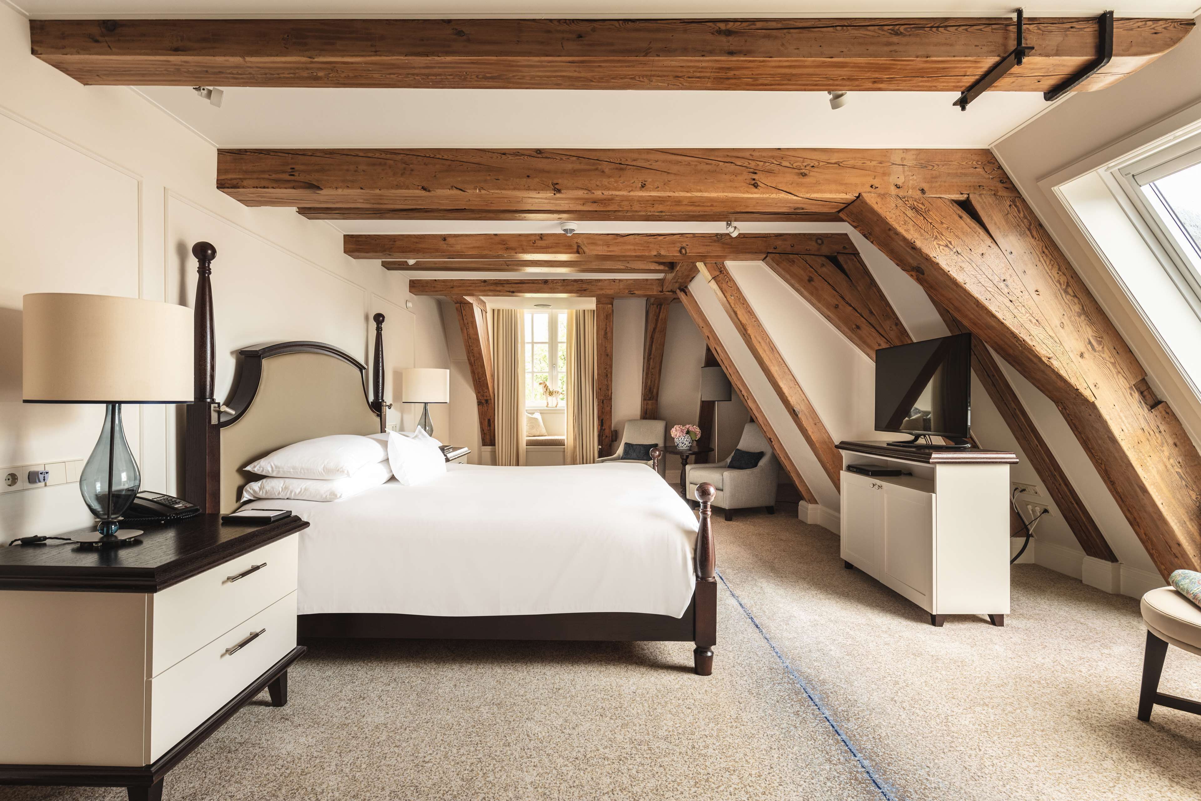 Premium bedding, minibar, in-room safe, desk