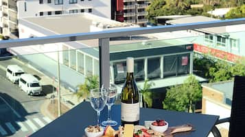 In-room safe, desk, iron/ironing board, cribs/infant beds