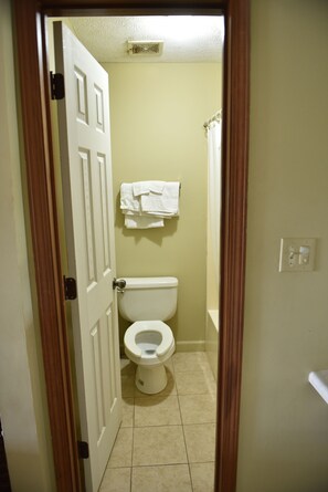 Standard Room, 2 Queen Beds | Bathroom | Shower, towels - Key West Inn Hobart (Hobart)