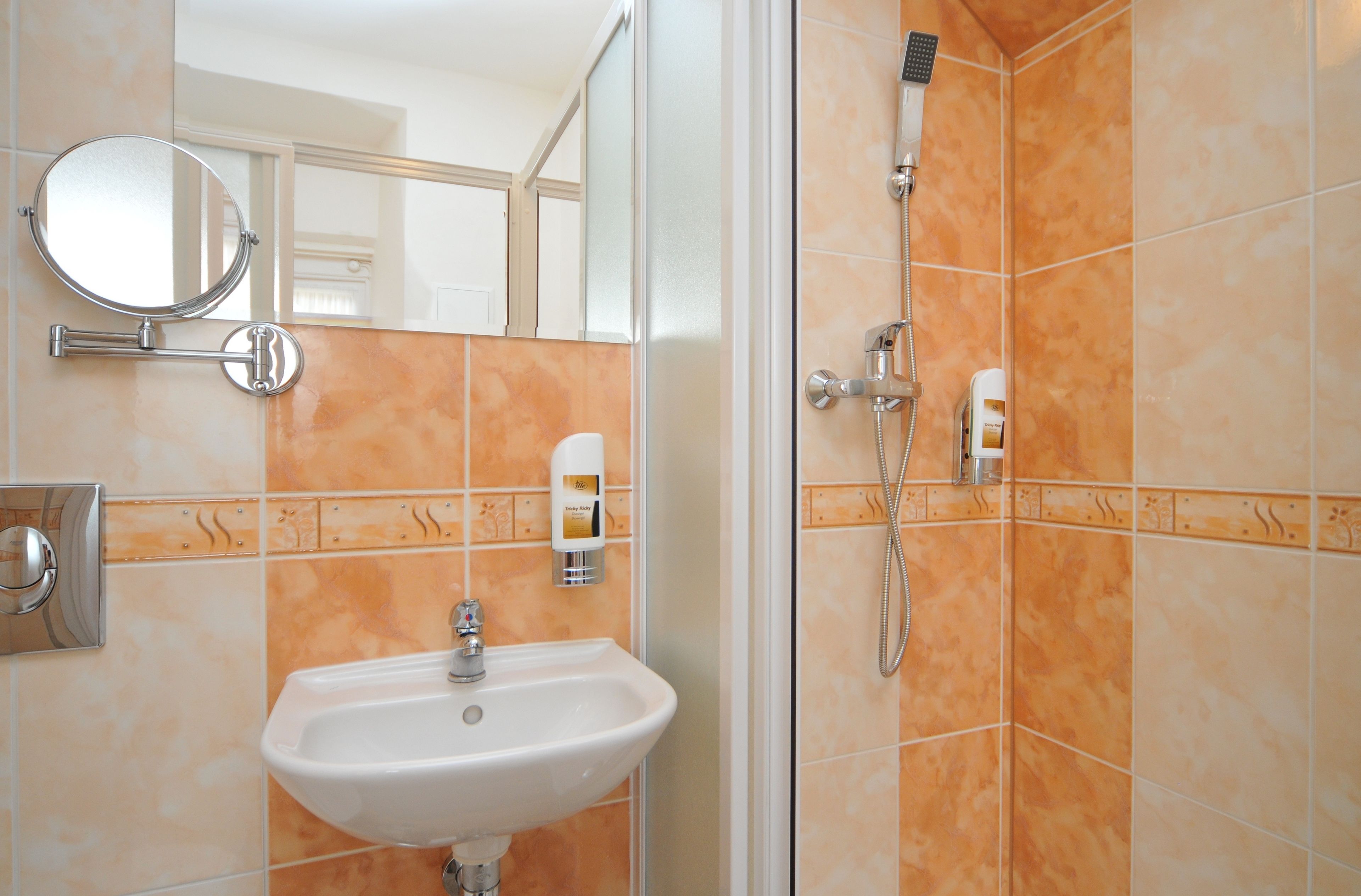 apartment, 1 bedroom | bathroom shower