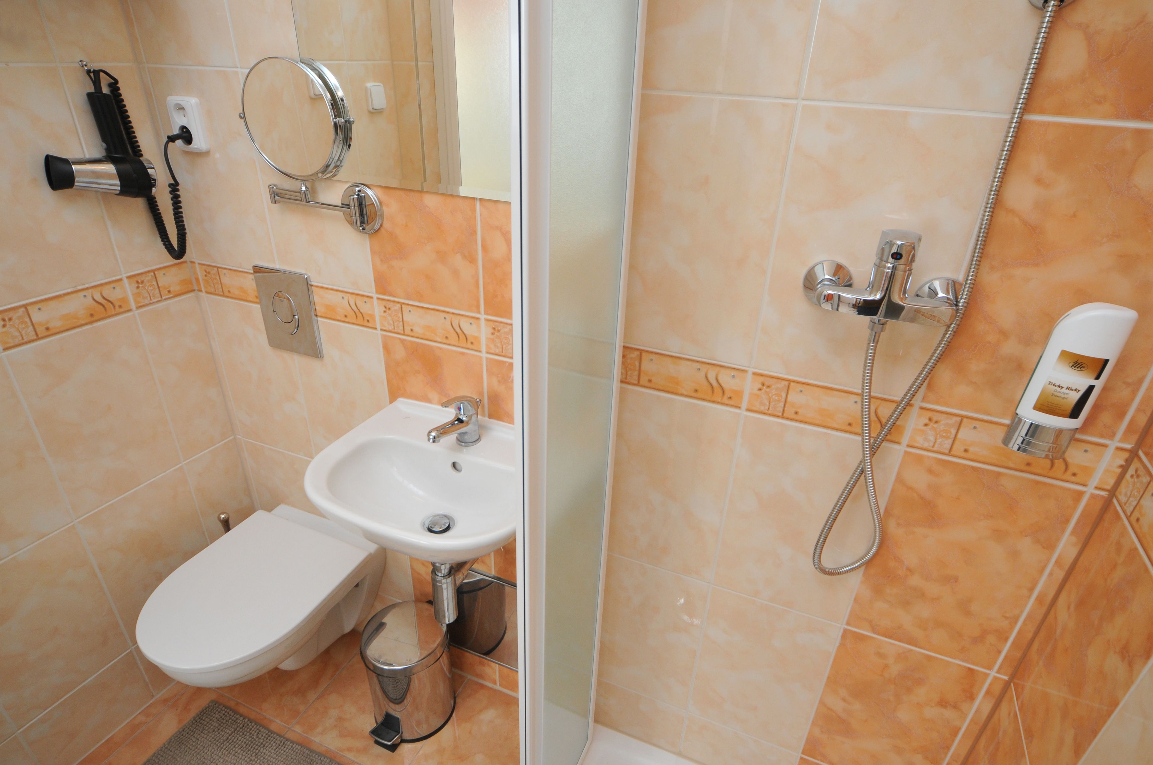 apartment, 1 bedroom | in-room safe, individually decorated, individually furnished, desk