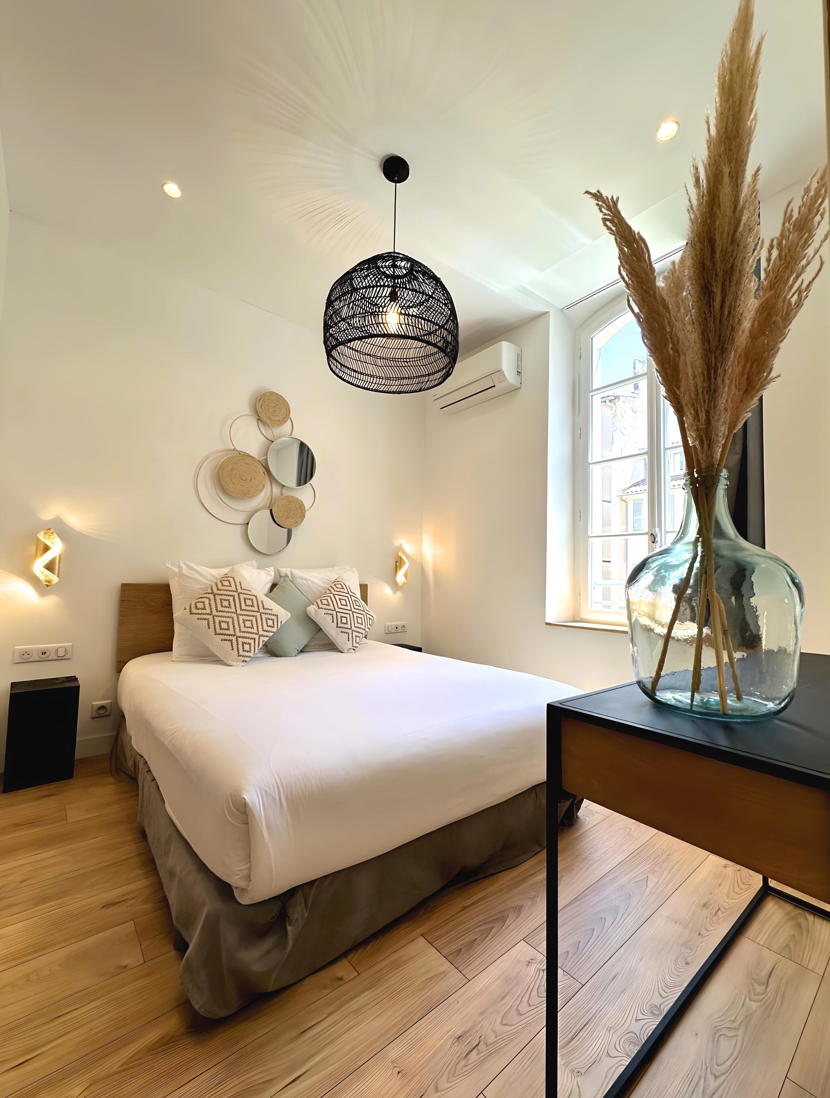 Colchones viscoelásticos, caja fuerte, decoración individual