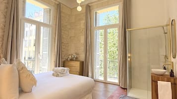 Elite-Penthouse | Betten mit Memory-Foam-Matratzen, Zimmersafe, individuell dekoriert