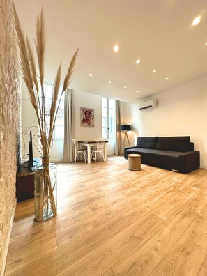 Televisión de pantalla plana