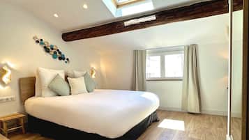 Appartement L'Authentique | Memory foam beds, in-room safe, individually decorated