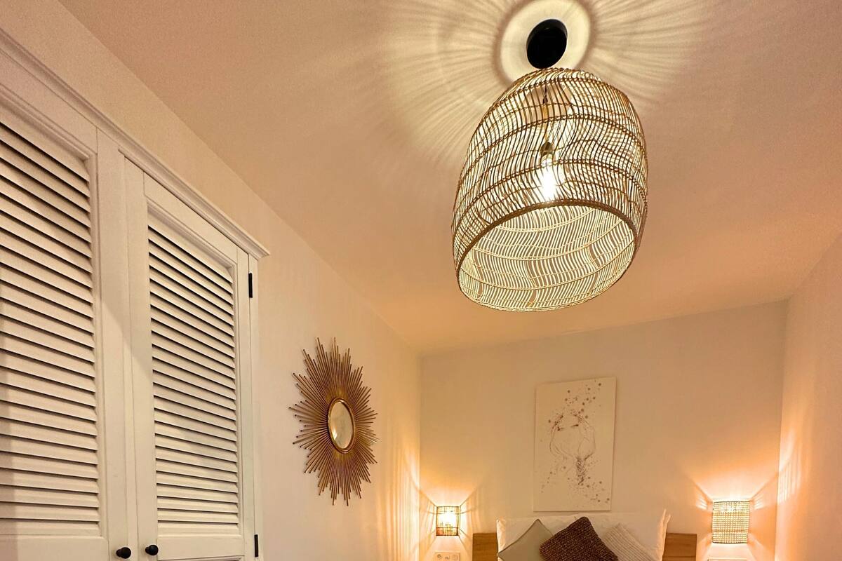 Memory foam beds, in-room safe, blackout drapes, soundproofing