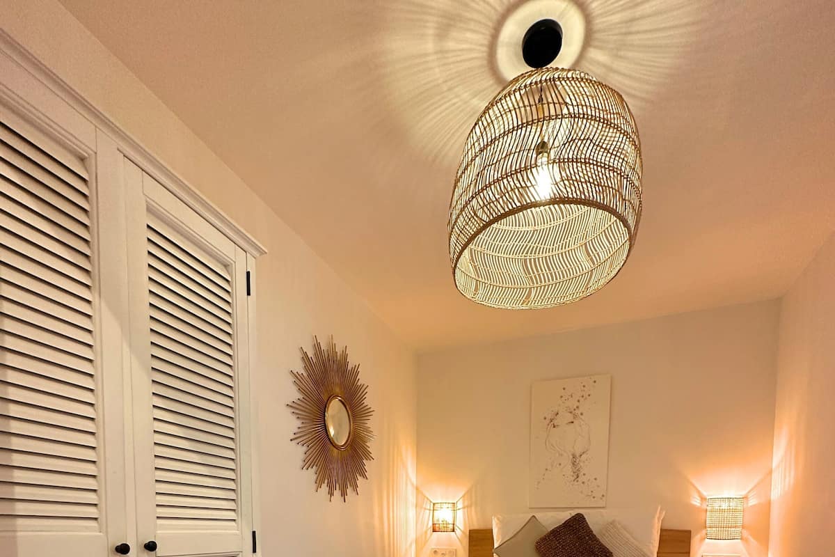 Elite Apartment | Memory foam beds, in-room safe, individually decorated