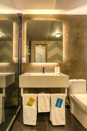 Junior Suite | Bathroom