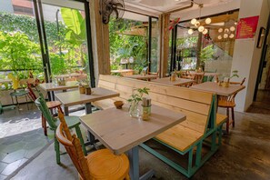 2 Restaurants; Frühstück, Mittagessen und Abendessen werden serviert