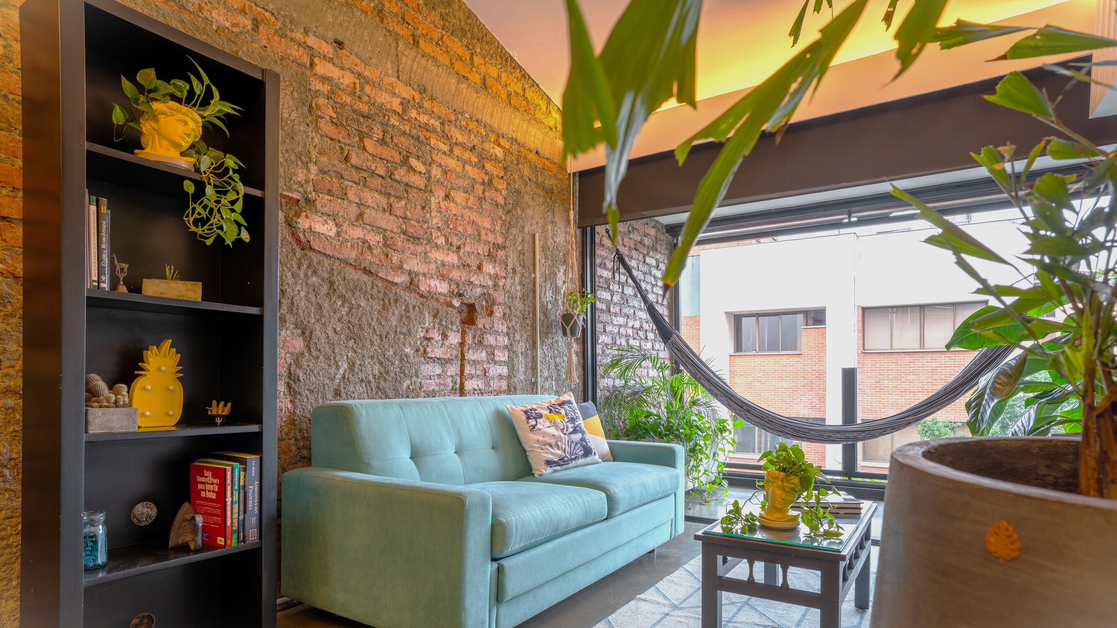 deluxe studio suite, 1 bedroom, city view | 1 bedroom, premium bedding, minibar, in-room safe