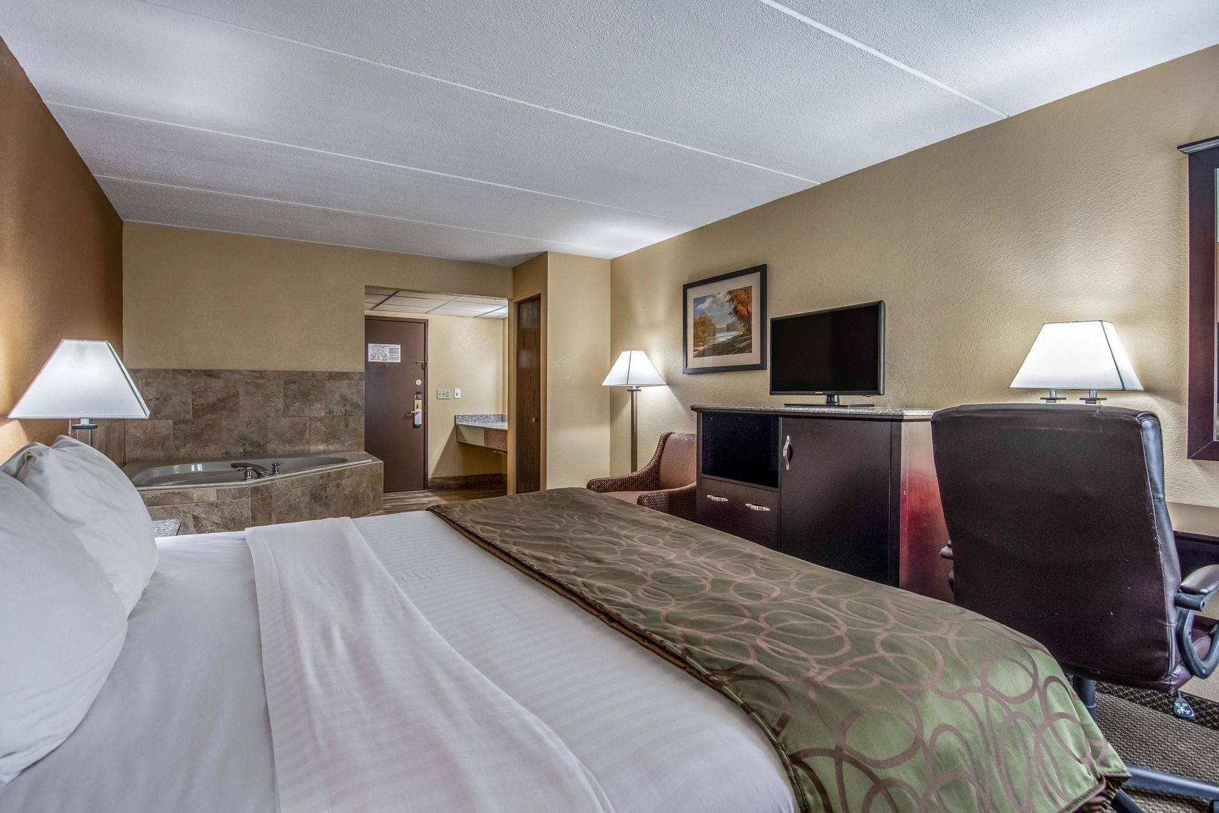 In-room safe, desk, iron/ironing board, cribs/infant beds