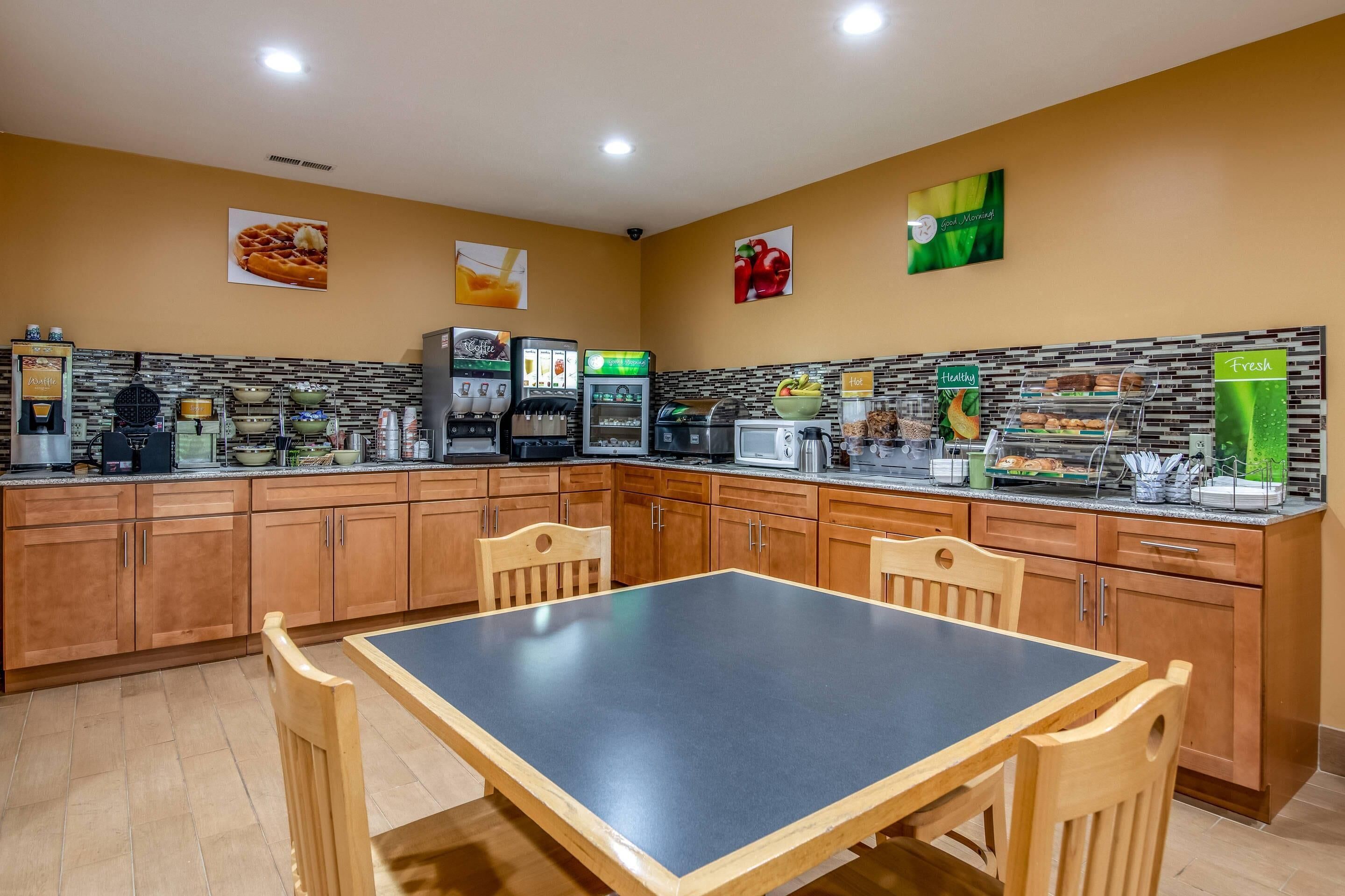 Photo - Quality Inn Tully I-81