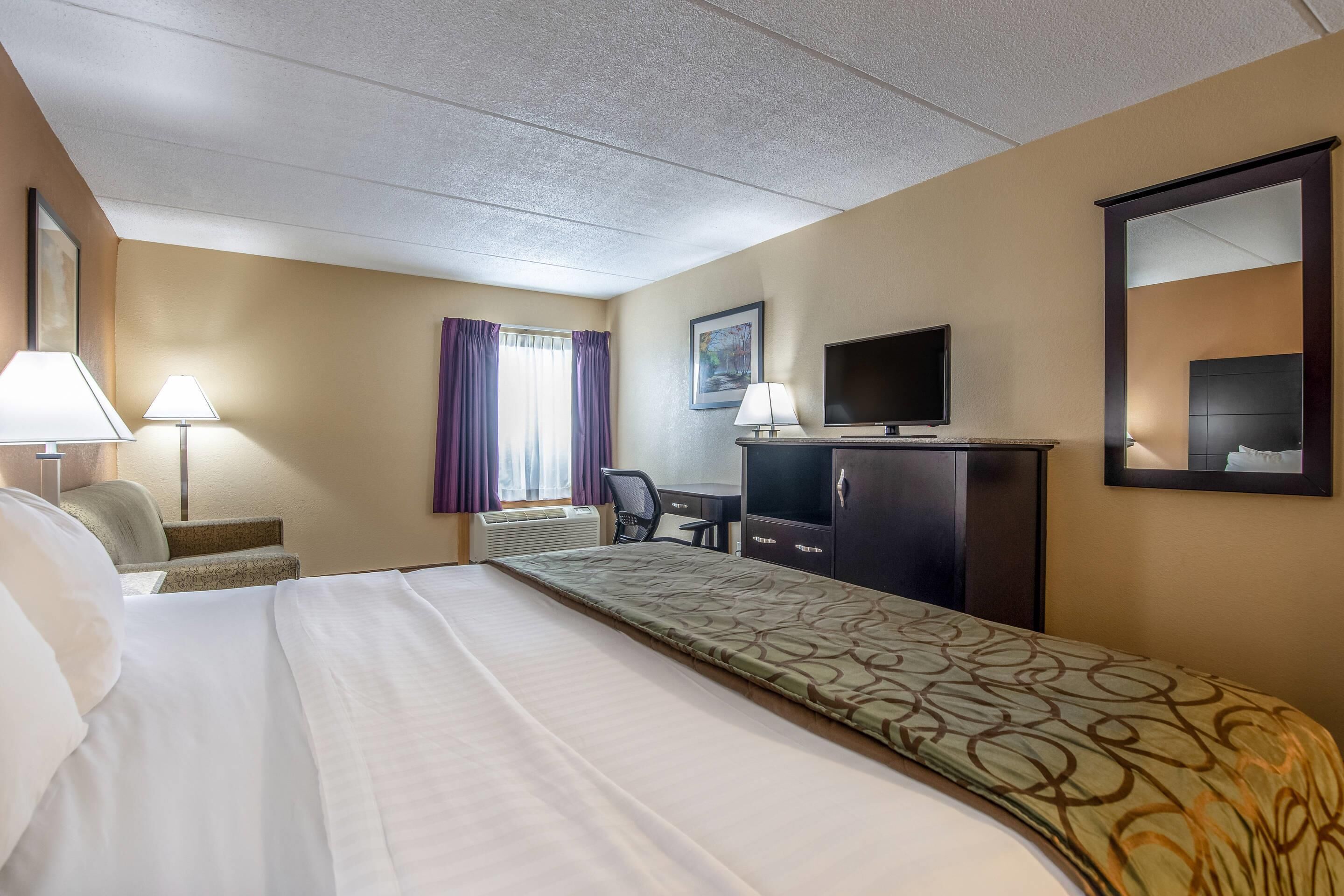 Photo - Quality Inn Tully I-81