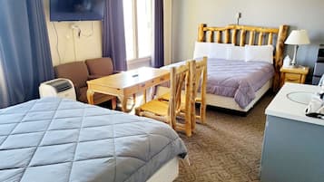 Suite Desain, Beberapa Tempat Tidur, Bebas Asap Rokok, lemari es & microwave | Setrika/meja setrika, Wi-Fi gratis, dan seprai linen