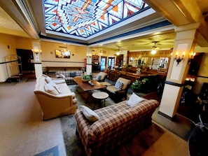 Lobby lounge