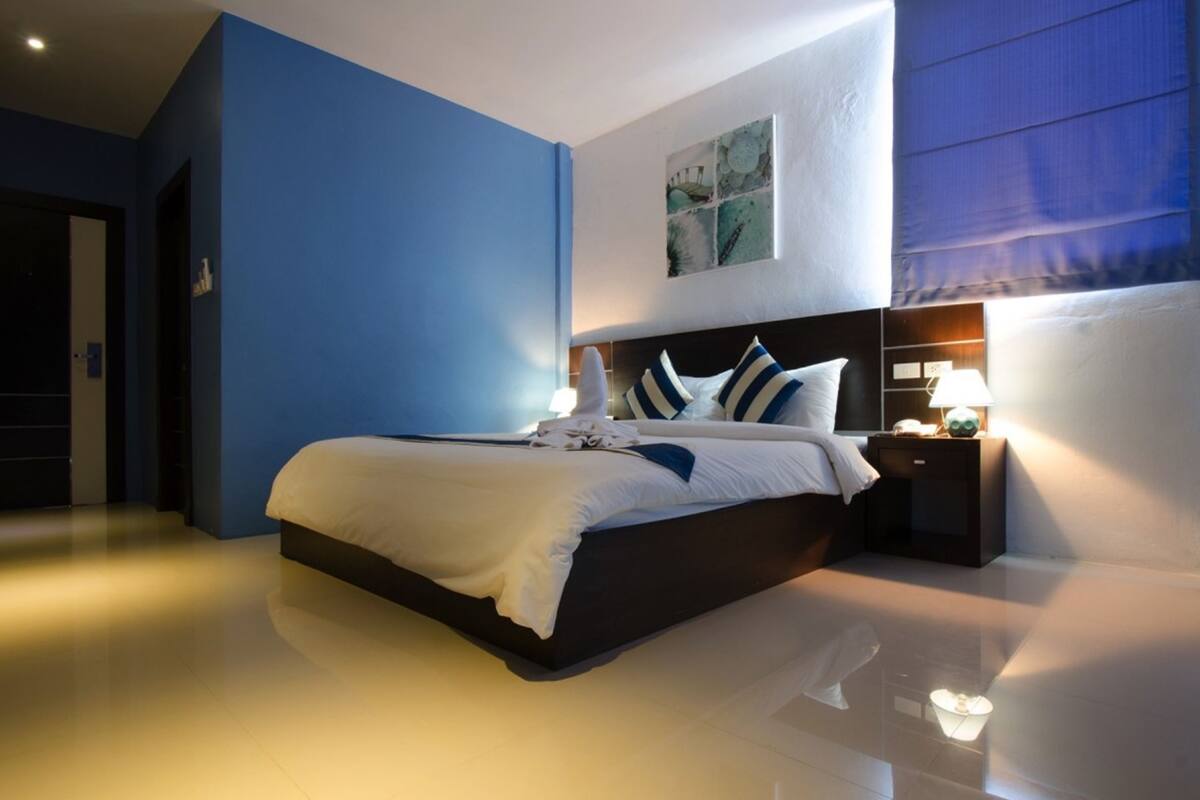 Superior Room | Minibar, in-room safe, iron/ironing board, free WiFi