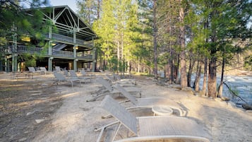 Deluxe Room, 2 Queen Beds | Desk, bed sheets