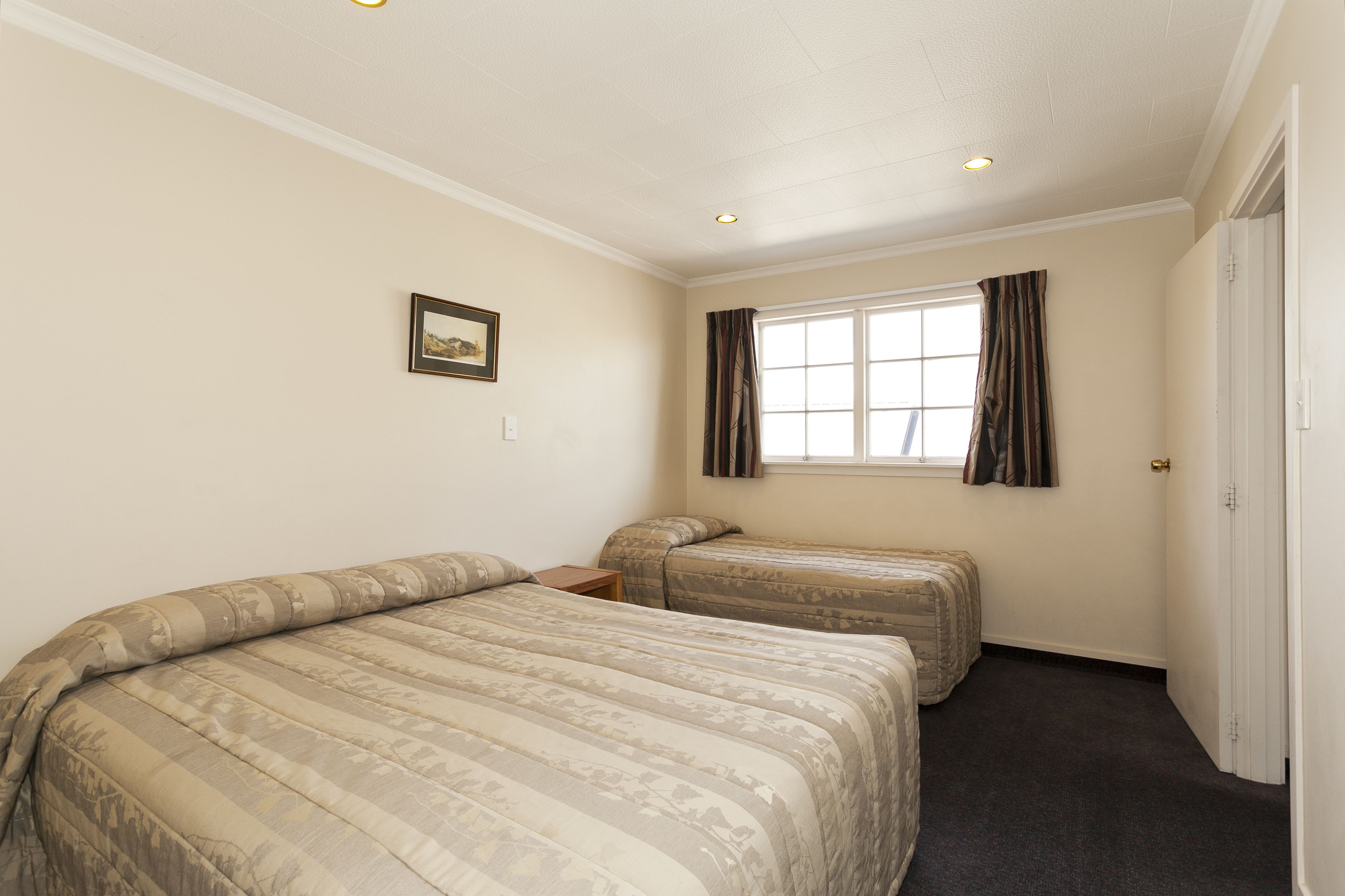 Photo - Colonial Inn Motel