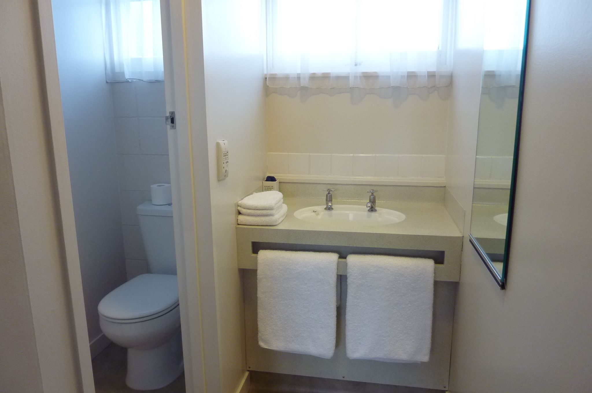 Photo - Colonial Inn Motel