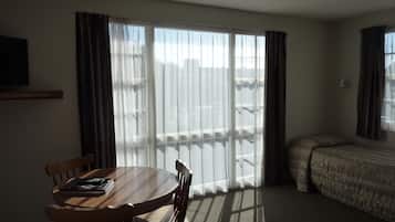Family Apartment, 1 Bedroom, Kitchen | Living room | Smart TV