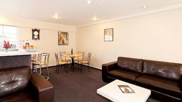 Basic Apartment, 3 Bedrooms, Kitchen, Ground Floor | Iron/ironing board, free WiFi, bed sheets
