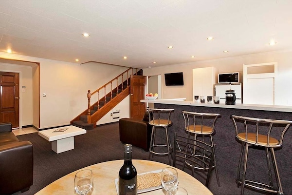 Basic Apartment, 3 Bedrooms, Kitchen, Ground Floor | Iron/ironing board, free WiFi, bed sheets