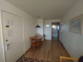 Standard Room, 1 Queen Bed, Ocean View | Iron/ironing board, free WiFi, bed sheets