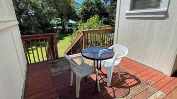 Traditional Cottage, 2 Bedrooms, Kitchen | Teres/patio