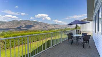 House, 2 Bedrooms, Lake View | Balcony