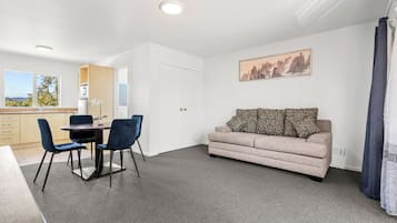 Appartement Standard, 2 chambres | 2 chambres, bureau, fer et planche Ă repasser, Wi-Fi gratuit