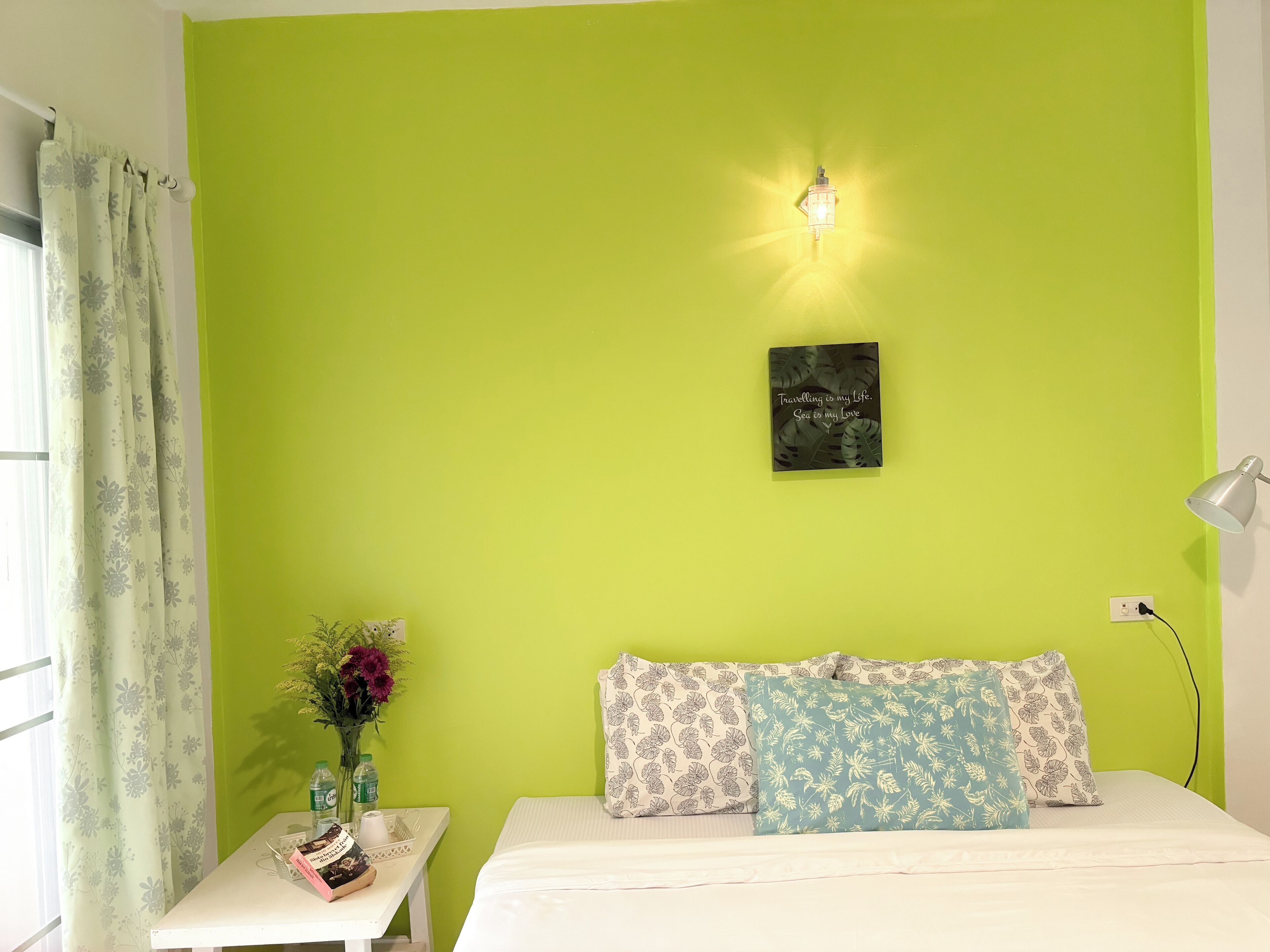 standard room | in-room safe, rollaway beds, free wifi, bed sheets