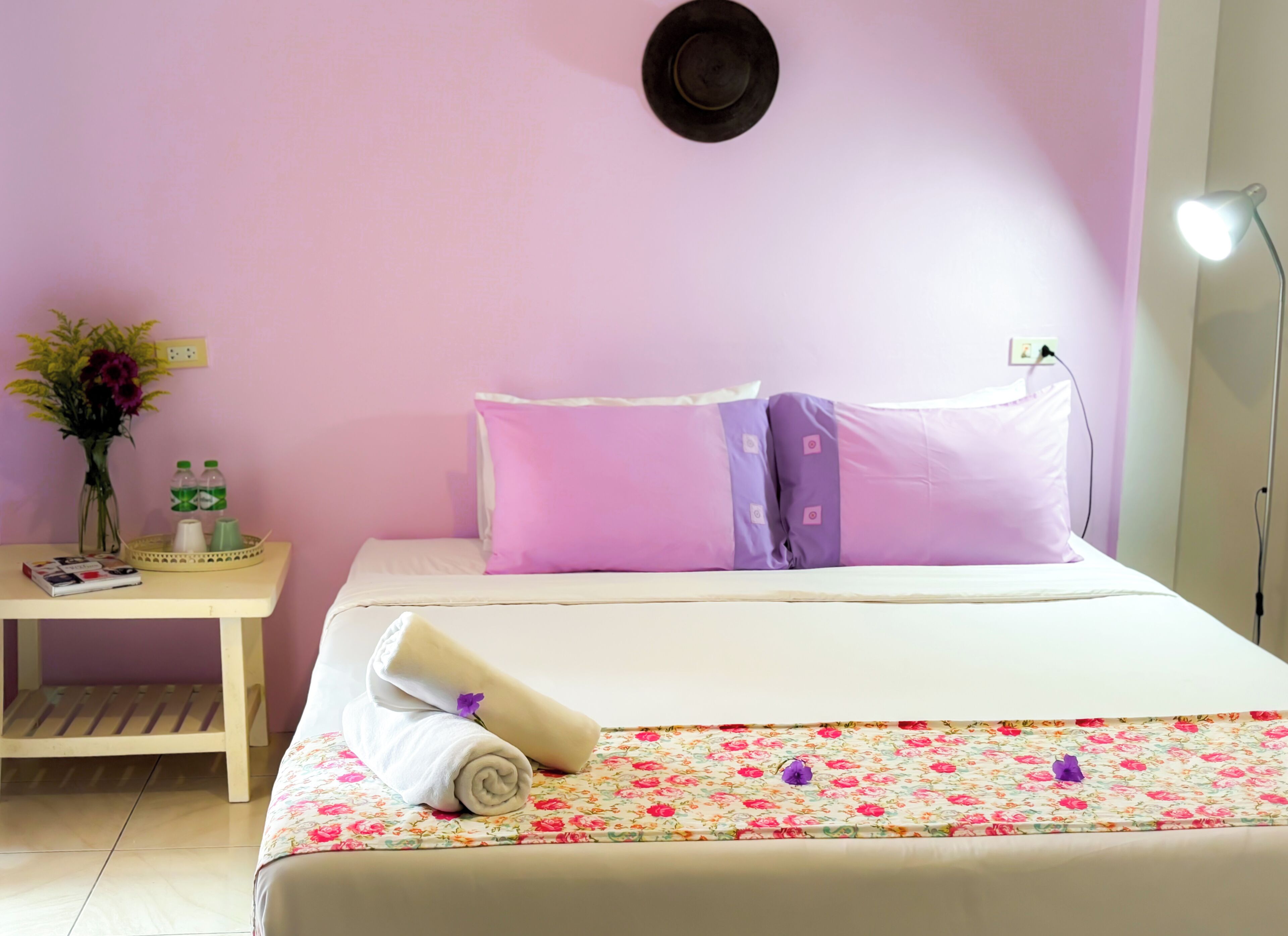 standard room | in-room safe, rollaway beds, free wifi, bed sheets