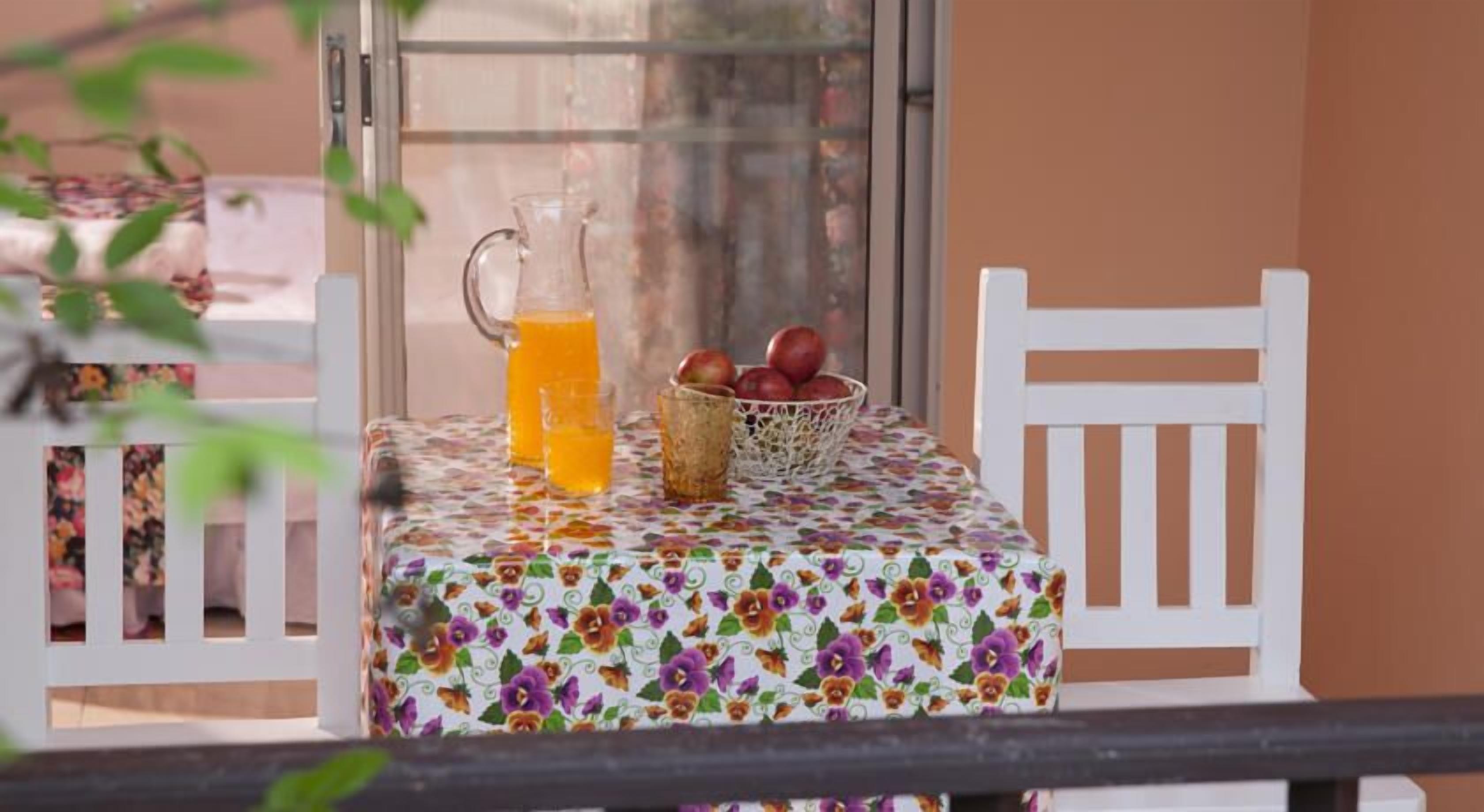 standard room | in-room dining