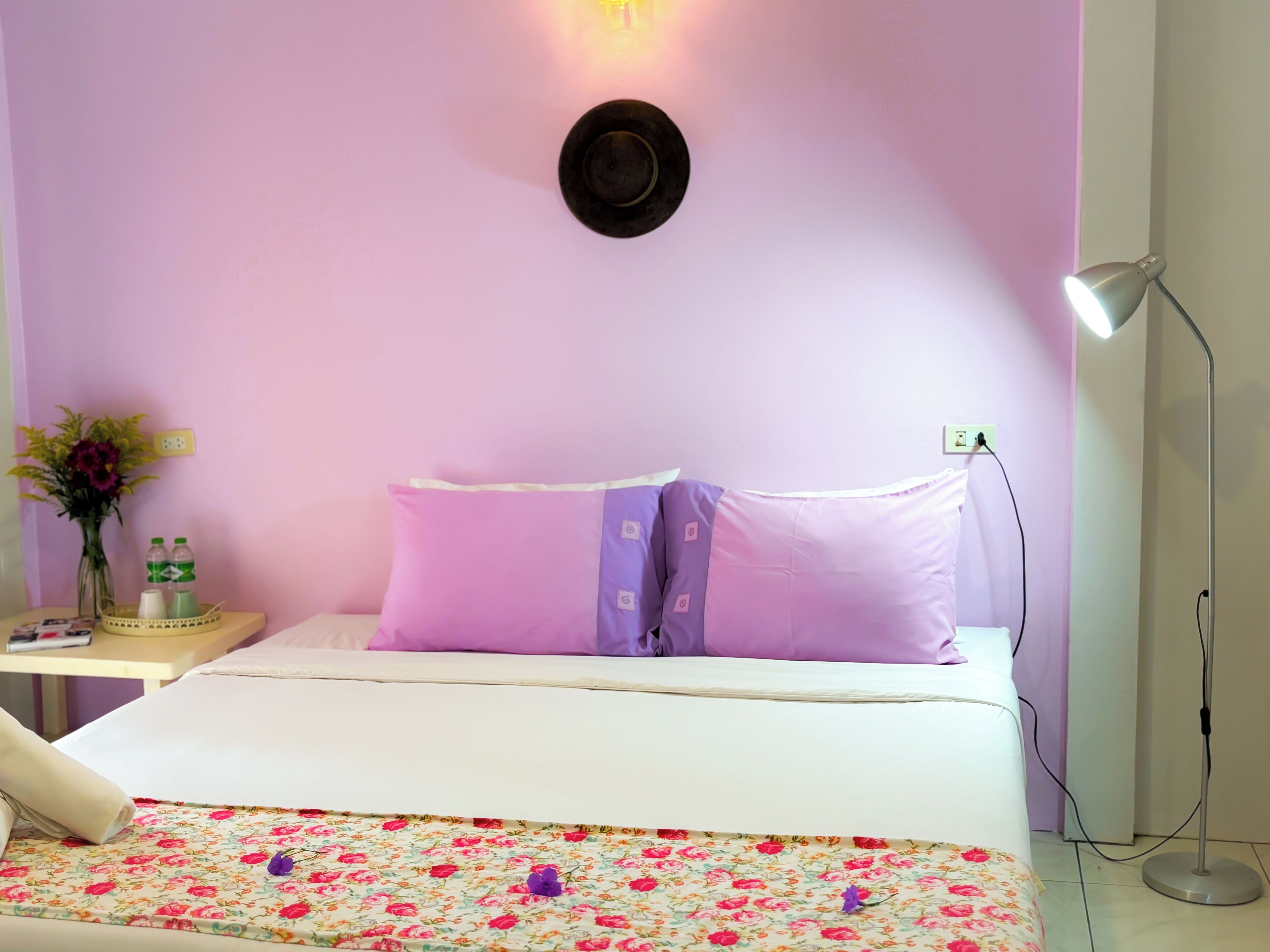 standard room | in-room safe, rollaway beds, free wifi, bed sheets