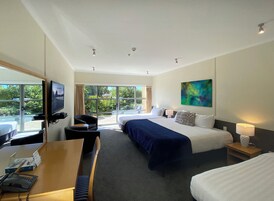 Family Room, Multiple Beds | Premium bedding, memory foam beds, desk, laptop workspace